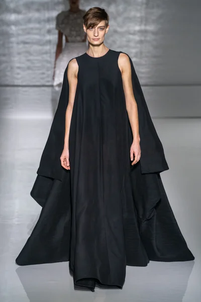 Look 3